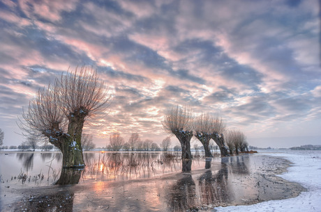 Wolken, water en ijs.