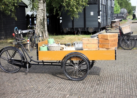 Ouden bestelbakfiets 