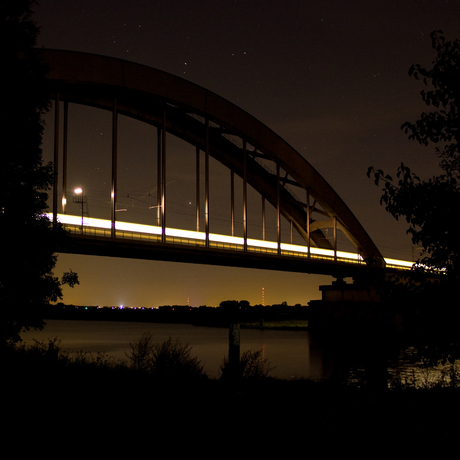 Spoorbrug Culemborg met trein