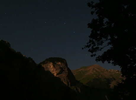 Alpen in maanlicht