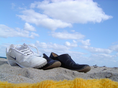 Samen ophet strand