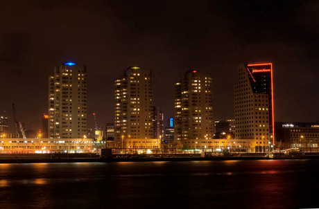 Rotterdam bij nacht