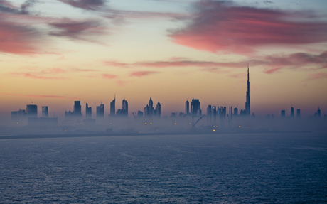 Dubai in de ochtendschemering