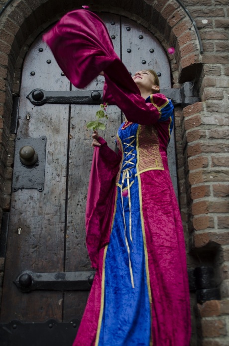 Bloemblaadjes in de lucht