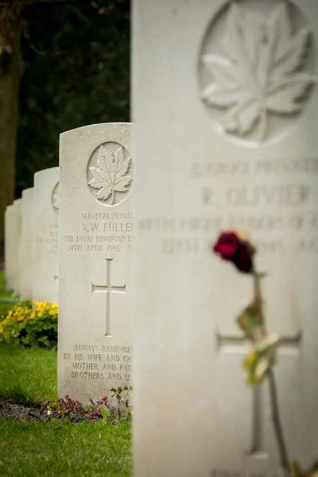 Holten Canadian War Cemetery