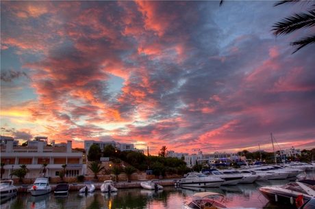 Zonsondergang in de haven Marina Cala D'or, Mallorca