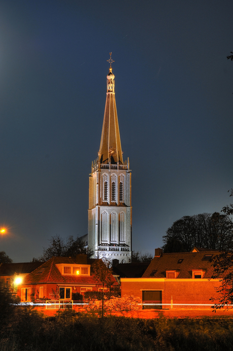 HDR Kerk in de maanlicht