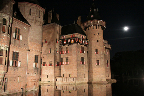 kasteel de Haar bij nacht