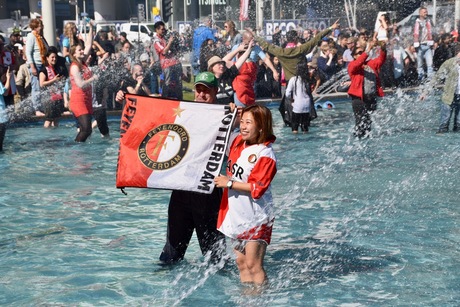 Feyenoord kampioen vanuit de vijver