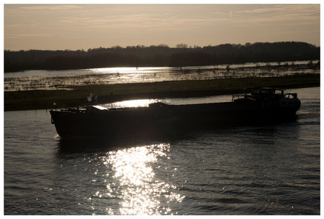 Tegenlicht over de Ijssel