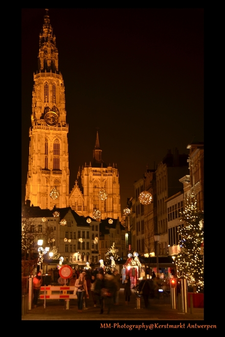 Beweging op de kerstmarkt in Antwerpen