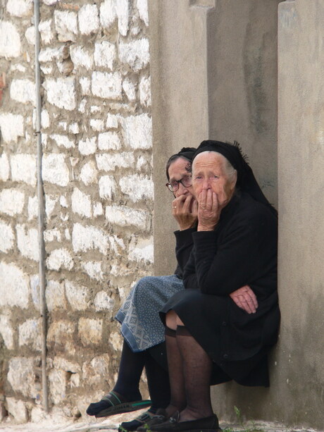 Zussen of vriendinnen?