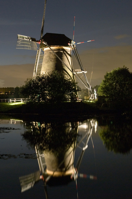 Molen by night