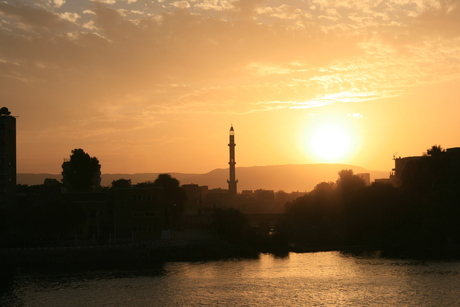 Zonsondergang in Egypte vanaf de Nijl