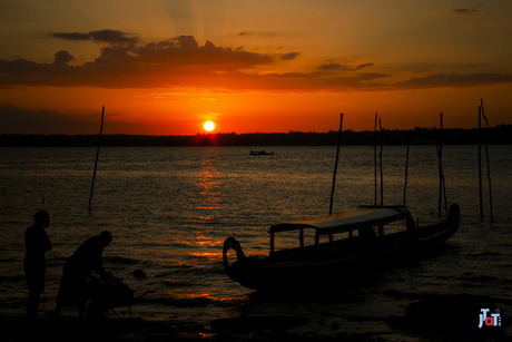 Sunset op de Marowijne