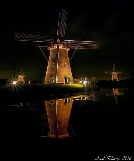 Molen bij avond