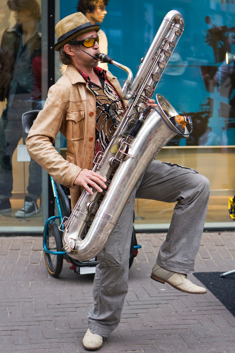 Play that saxophone