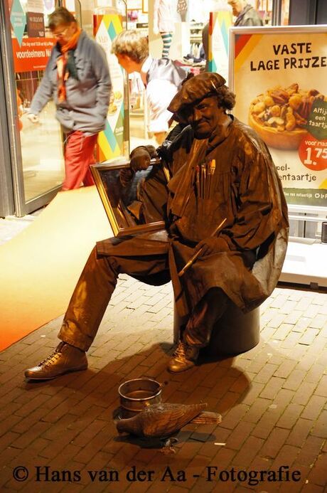 Living statues by Night