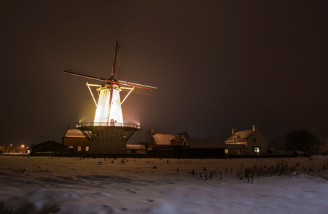 Molen in de sneeuw