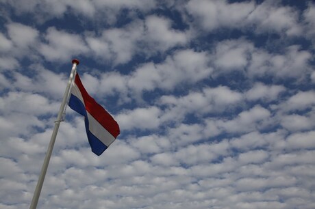 Nederlandse vlag en lucht