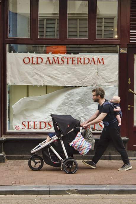 Jonge mensen in Oud Amsterdam