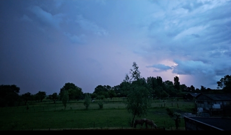 Onweer veraf