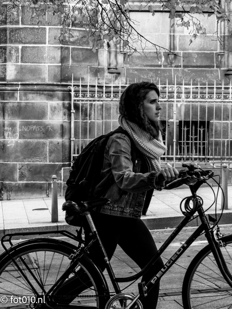 vrouw met fiets