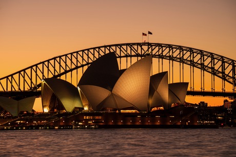 Zonsondergang bij Sydney Opera House