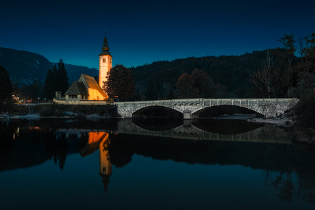 Bohinj tijdens het blauwe uur