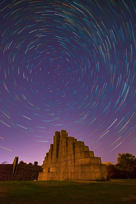 Klimmuur met star trails