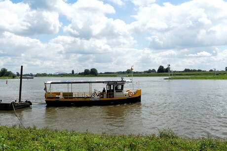 P1240830   Neder Rijn  DRIELSE  VEER  op 28 mei 2024  