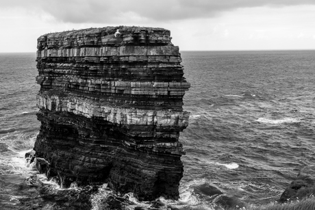 de klif Downpatrick  Head - Noord-Ierland