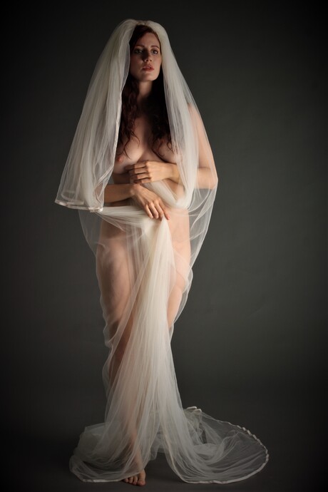 La Lunettta met bruidskleding