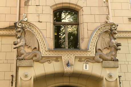 Goed bewaakte ingang