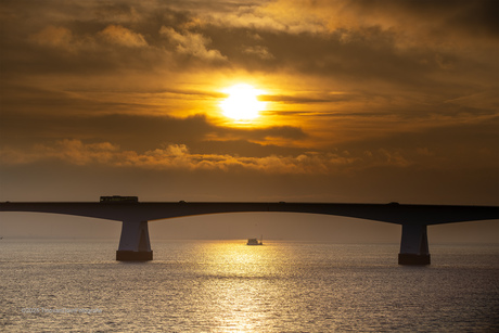 Zeelandbrug in alle vroegte