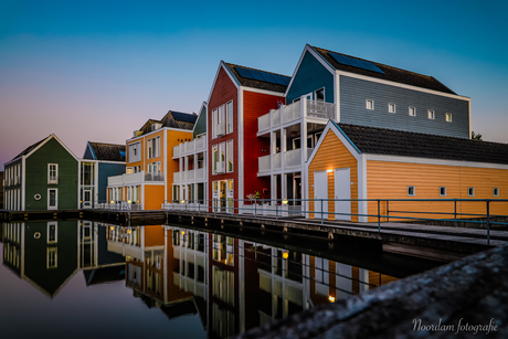 Gekleurde huizen Houten rietplas