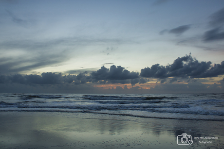 Zonsondergang aan zee (11)