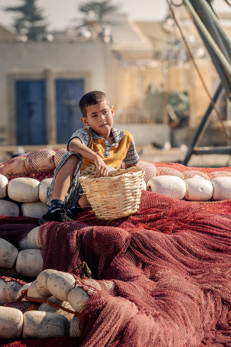 Dit jonge mannetje zat te wachten op zijn vader en wilde graag even op de foto