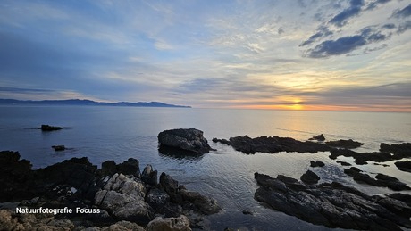 Zonsopkomst aan de Middellandse zee 