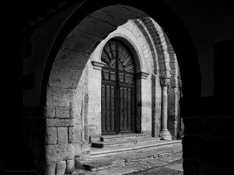 Achter elke deur schuilt een verhaal