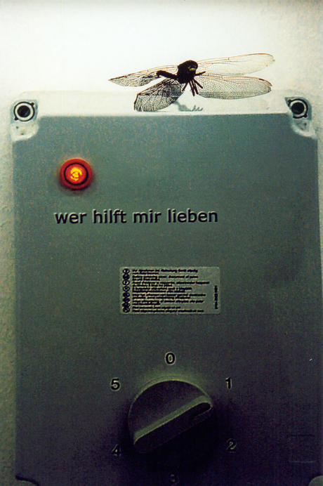 lamp in de muur