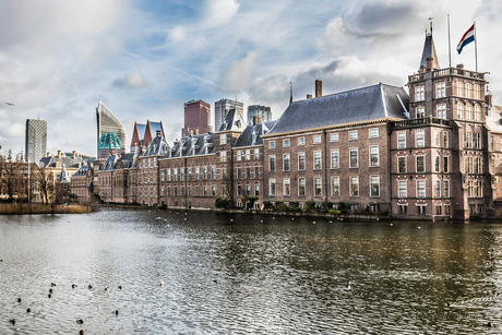 Den Haag Skyline & Parlement