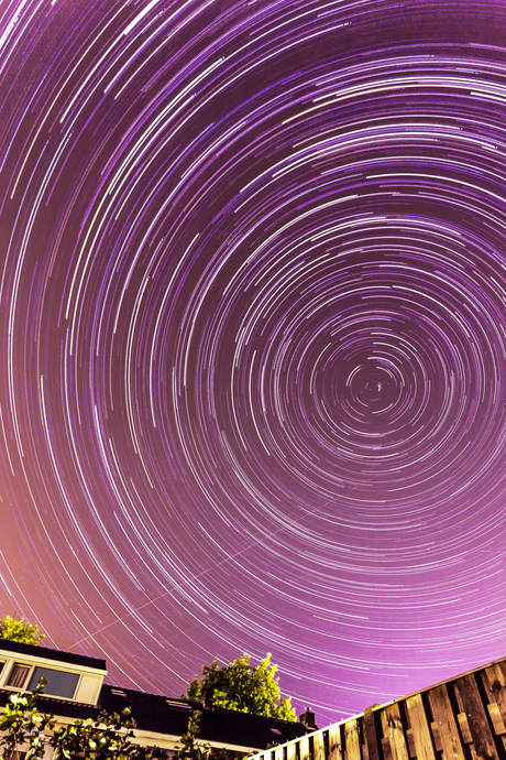 Startrails vanuit de achtertuin