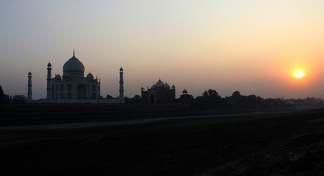 zon ondergang bij de Taj Mahal.jpg