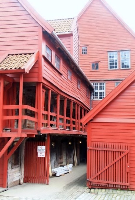 Noorwegen Stad Bergen-houten huis..jpg
