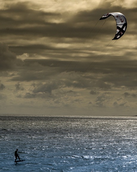 De kitesurfer