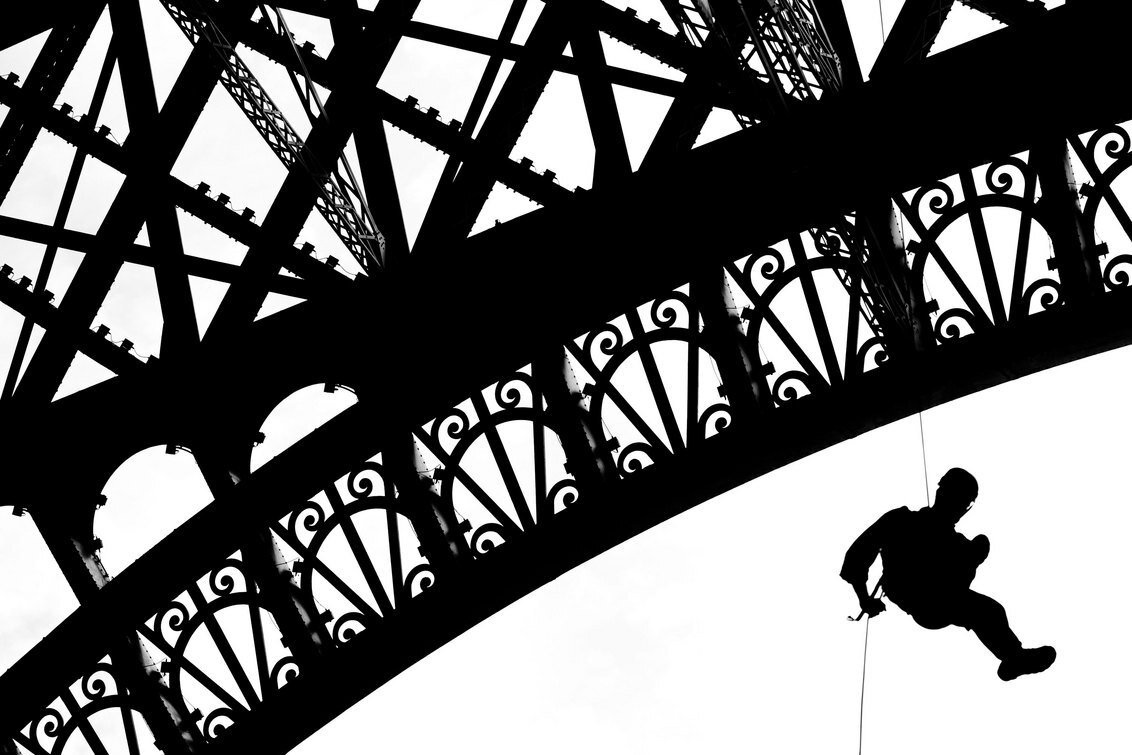Eiffel Tower Abseiling - Abseilen van de Eiffeltoren, door het leger van Frankrijk. Parijs.

parijs, france, frankrijk, eiffeltoren, eiffel, abstract, silhouette, zwartwit, - foto door boyanslat op 29-07-2012 - deze foto bevat: man, abstract, sport, licht, frankrijk, parijs, silhouette, backlight, travel, reis, zwartwit, eiffeltoren, eiffel, france, fotografie, sprong, reisfotografie, europa, patroon, zwart wit