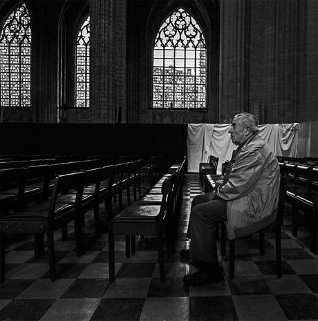 Even in de kerk zitten