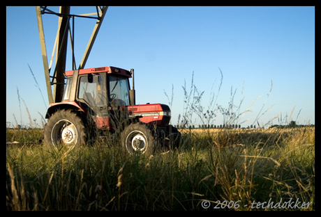 Tractor onder hoogspanning