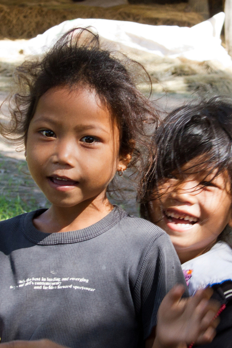 Faces of Cambodja -29- schoolmeisjes